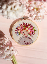 Load image into Gallery viewer, Redhead Mini Flower Head